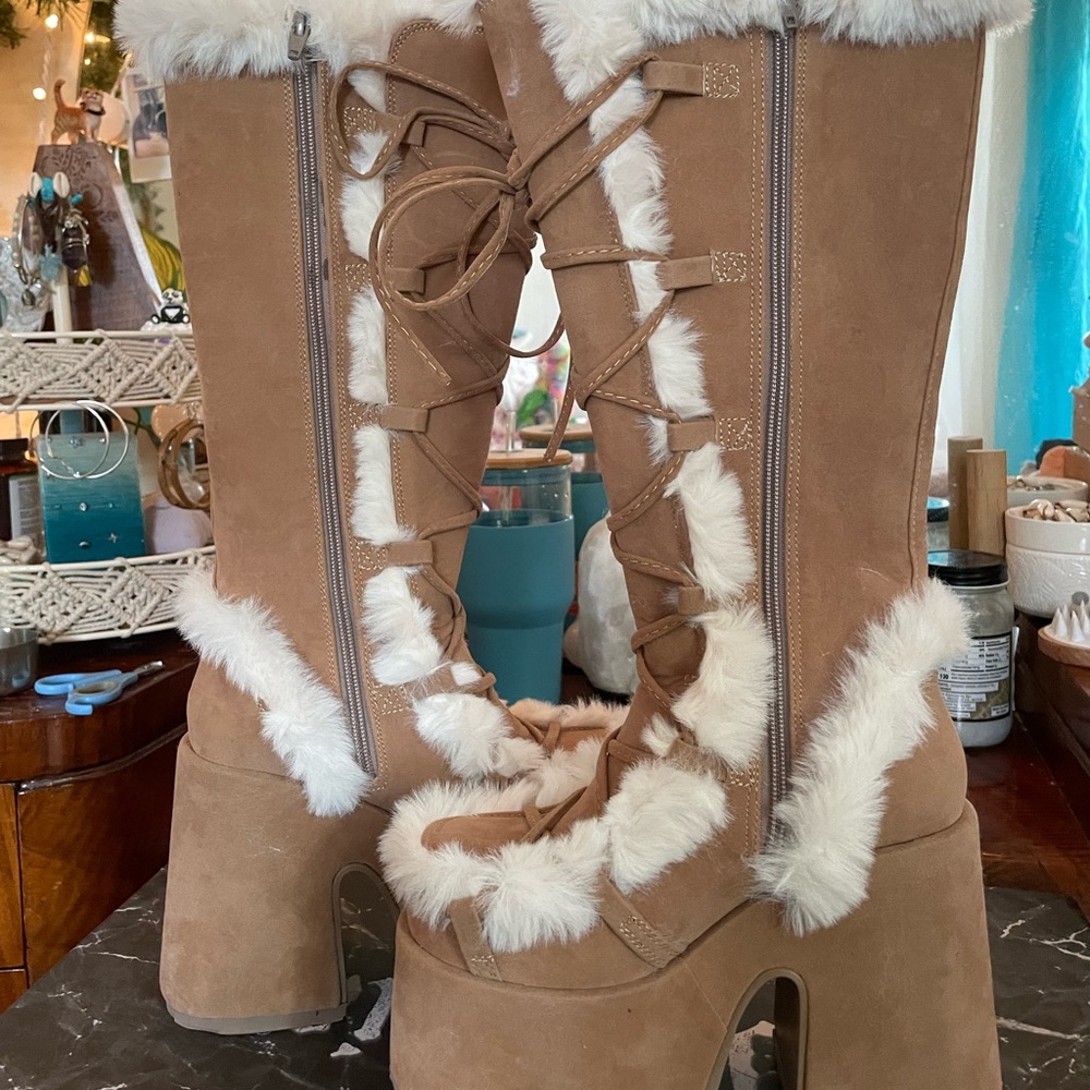 Demonia camel 311 platform boots